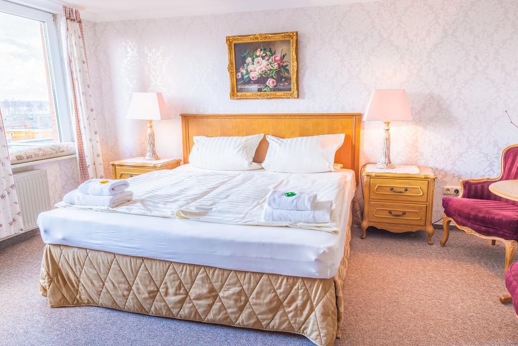 Romantisches Hotel Zur Traube Schwerin Σβερίν Δωμάτιο φωτογραφία